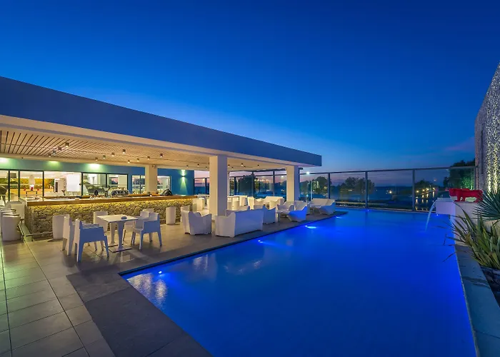 Diamond Deluxe - Adults Only &