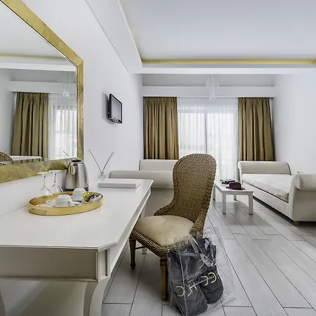 Diamond Deluxe - Adults Only & Resort Kos Town